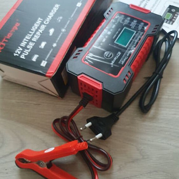 Зарядное устройство 12V Aku Battery Pulse Charger Repair