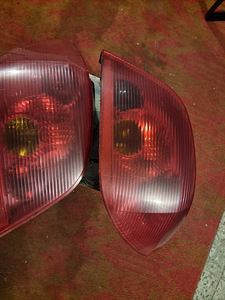 Esi ja taga Tuled Peugeot 307 2005a heas korras (1 foto / 2)