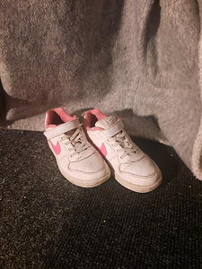Nike размер 35 (1 фото из 2)