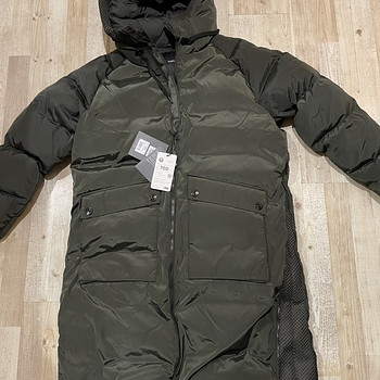 Новый женский пуховик Peak Performance Stella