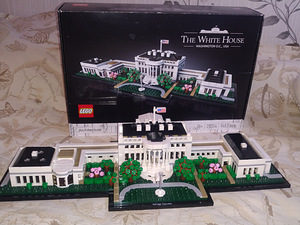 LEGO 21054 WHITE HOUSE (1 foto / 7)