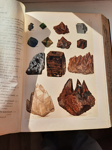 Mineraalide atlas (1 foto / 4)