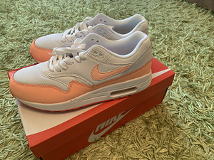 Nike WMNS Air Max 1 Essential (2 foto / 4)