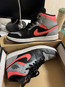 Nike Air Jordan 1 Retro Mid Shadow Grey Hot Punch Pink Black (3 foto / 5)