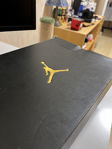 Nike Air Jordan 1 Retro Mid Shadow Grey Hot Punch Pink Black (5 foto / 5)