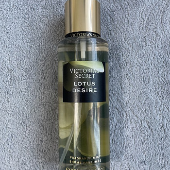 Victoria’s Secret body mist Lotus Desire