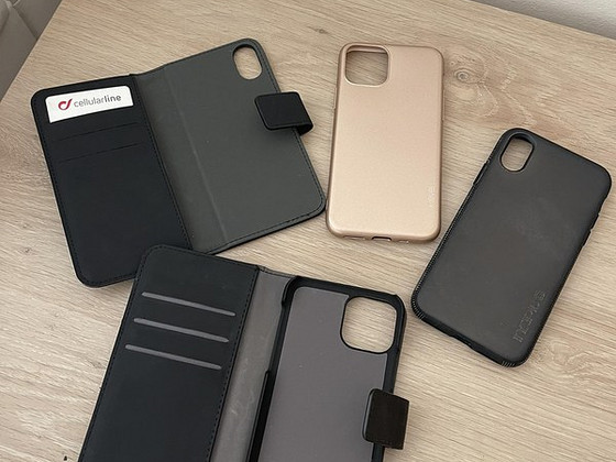 Pakkuda erinevad IPhone kaaned 4tk.