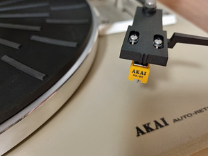 Akai AP-B20 Auto Return Turntable (4 foto / 6)