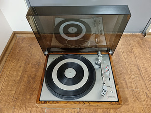 Lenco L85 2-Speed Belt-Drive Turntable (1 foto / 5)