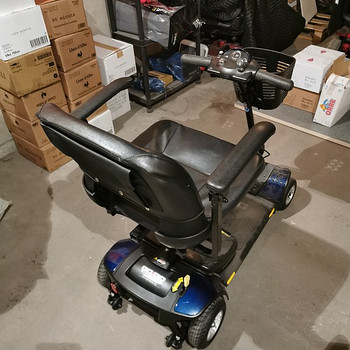 PRIDE GO GO MOBILITY SCOOTER