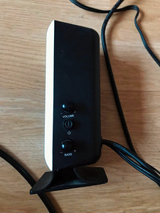 Reguleeritava Bassiga Logitech Kõlarid (2 foto / 3)