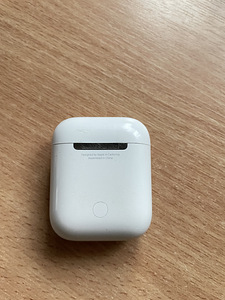 Продам AirPods 1 (3 фото из 4)