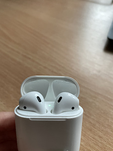 Продам AirPods 1 (4 фото из 4)