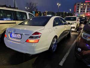 Мерседес-Бенц S600L (12 фото из 12)