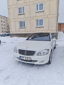 Мерседес-Бенц S600L (10 фото из 12)