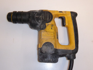 Puurvasar DeWALT D25304K (2 foto / 5)