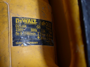 Puurvasar DeWALT D25304K (4 foto / 5)