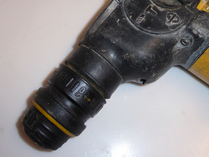Puurvasar DeWALT D25304K (5 foto / 5)