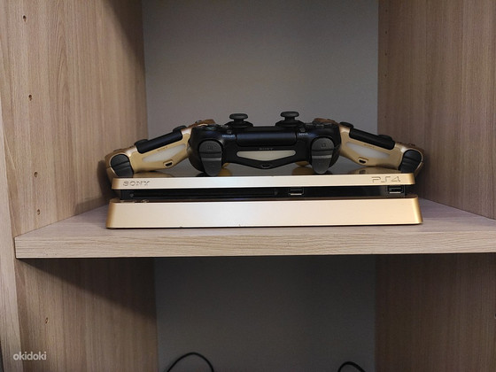Playstation 4 slim