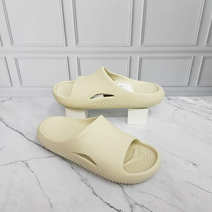 Crocs mellow slide new (1 foto / 3)