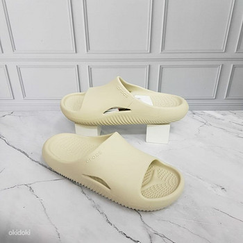 Новые шлепанцы Crocs Mellow
