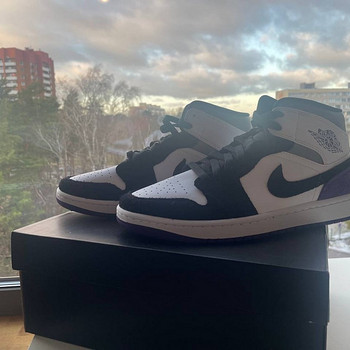 Nike AIR JORDAN 1 MID SE