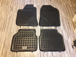 Резиновые коврики для конкретной модели (3 фото из 10)