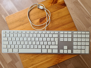 Apple keyboard (1 фото из 2)