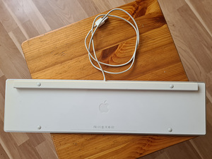 Apple keyboard (2 фото из 2)