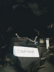 Tommy Hilfiger,Calvin Klein,Guess joped,jalatsid originaalid (3 foto / 6)