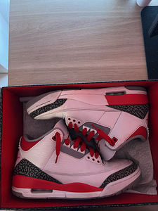 Air Jordan 3 Retro огненно-красный (1 фото из 4)