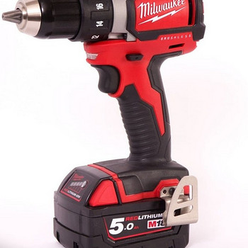 Ударная дрель-шуруповерт Milwaukee M18 CPD + зарядка