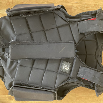 Laste ratsutamisvest