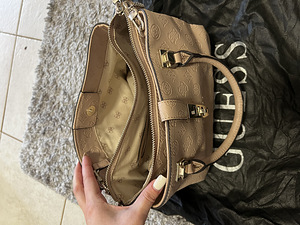 Guess оригинал (2 фото из 3)