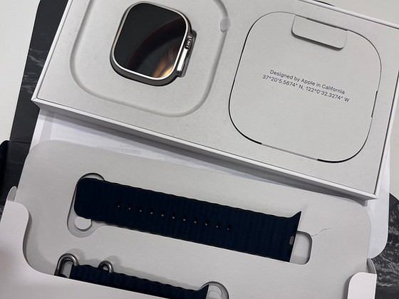 Apple iWatch ULTRA Titanium Case 49MM / midnight ocean band