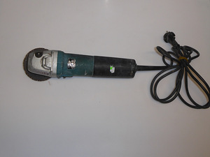 Болгарка Makita 9565C (4 фото из 5)