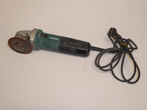 Болгарка Makita 9565C (5 фото из 5)