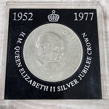 Queen Elizabeth II Crown Silver Jubilee 1977