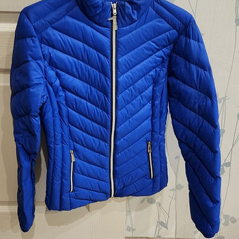 Осенняя Весенняя куртка пуховик Trussardi размер S