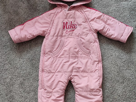 Talvekombinesoon NIKE tüdrukutele 18 M