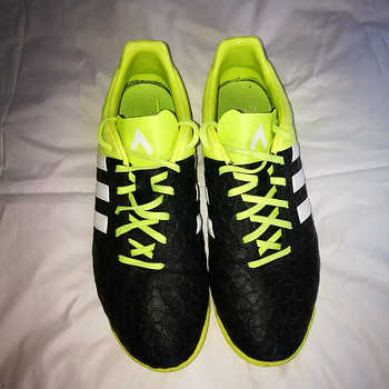 Adidase saalijalanõud nr 44
