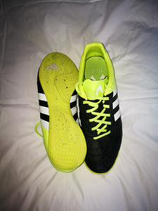 Adidase saalijalanõud nr 44 (3 foto / 4)