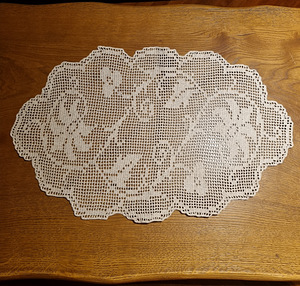 Eesti käsitöö! Kingiidee. Uus heegeldatud linik 41x 65 cm. (1 foto / 2)