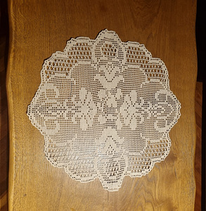 Eesti käsitöö! Kingiidee. Uus heegeldatud linik 53x55 cm. (1 foto / 1)