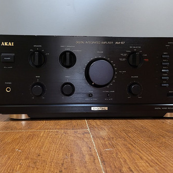 AKAI AM-67 stereovõimendi, sisseehitatud DAC