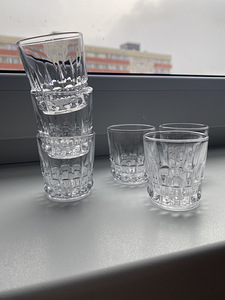 Стеклянные рюмки (2 фото из 2)