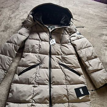 DKNY пальто