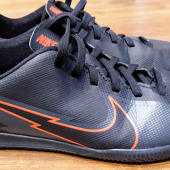 Футбольные бутсы Nike.