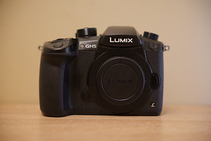 Корпус Panasonic Lumix DC-GH5. (1 фото из 3)