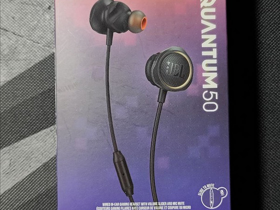 JBL Квант 50